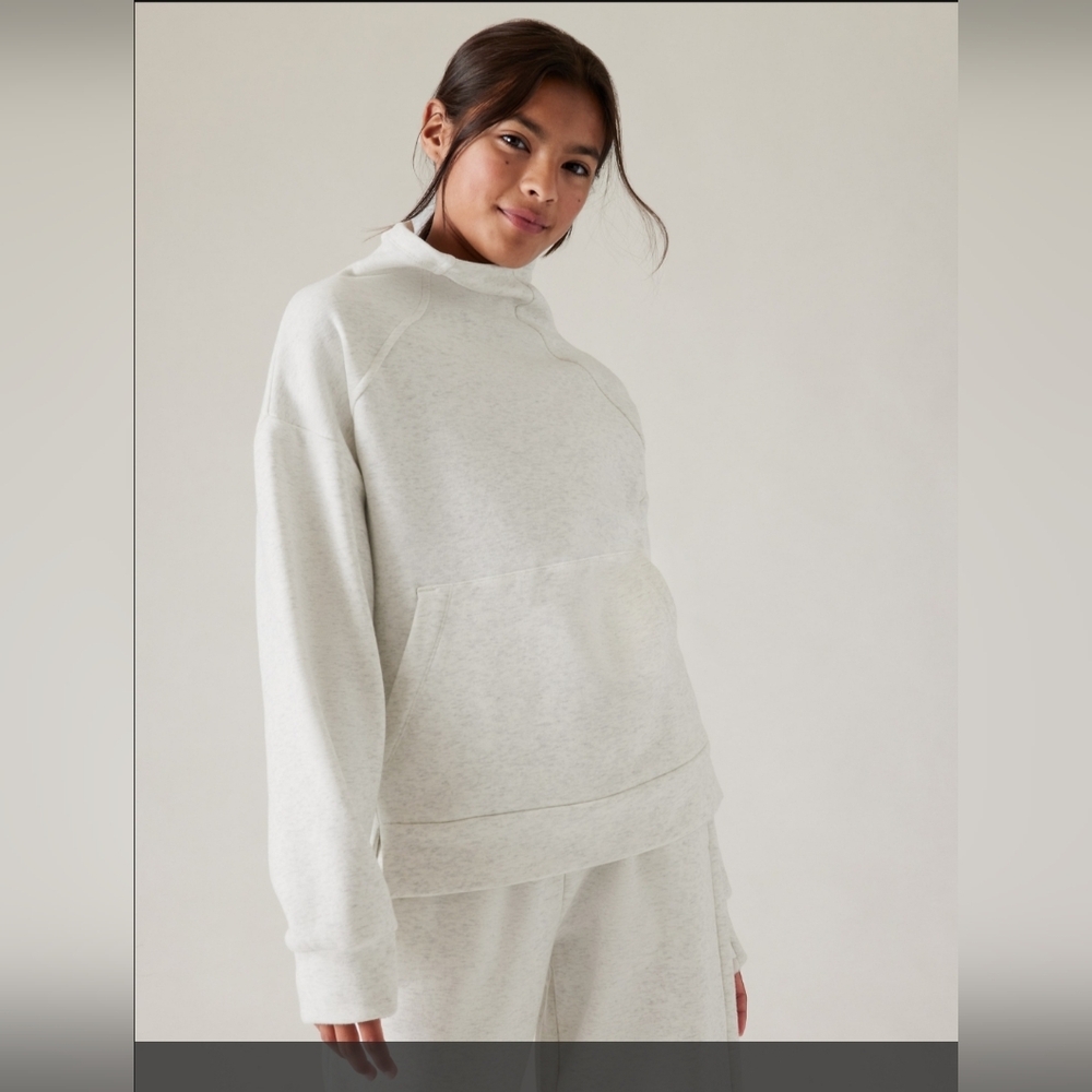 NWT Athleta Girl Cozy Karma Sweatshirt Size M/8-10 In Heather Fog Gray